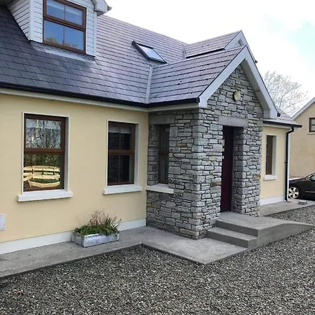 Ballyloskey Road 度假居 *