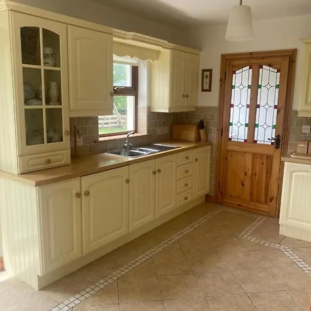 Ballyloskey Road * 康多纳