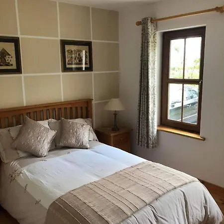 Holiday home Ballyloskey Road *
